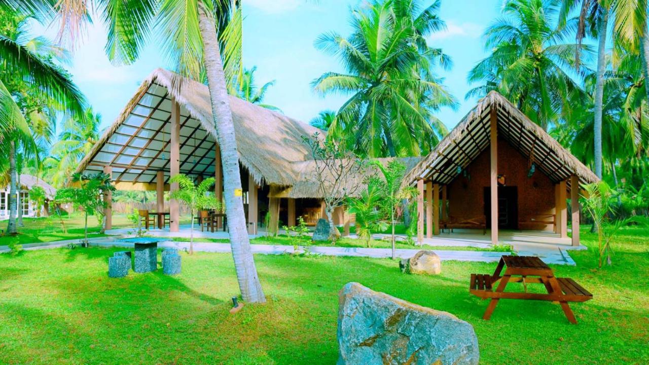 Coco Village Hotel Chilaw Bangadeniya Екстериор снимка