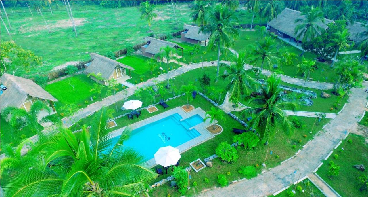 Coco Village Hotel Chilaw Bangadeniya Екстериор снимка