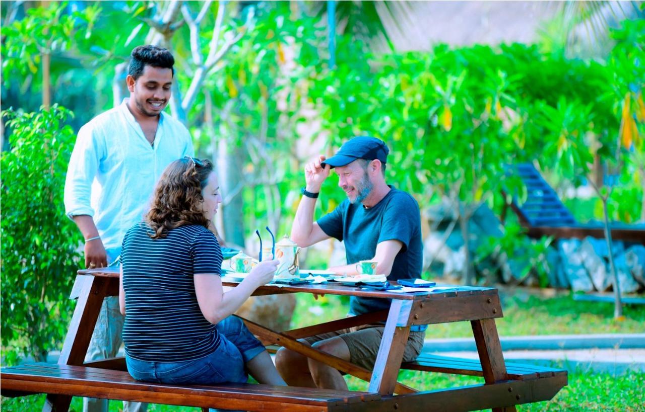 Coco Village Hotel Chilaw Bangadeniya Екстериор снимка