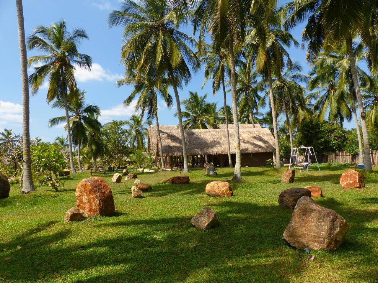 Coco Village Hotel Chilaw Bangadeniya Екстериор снимка