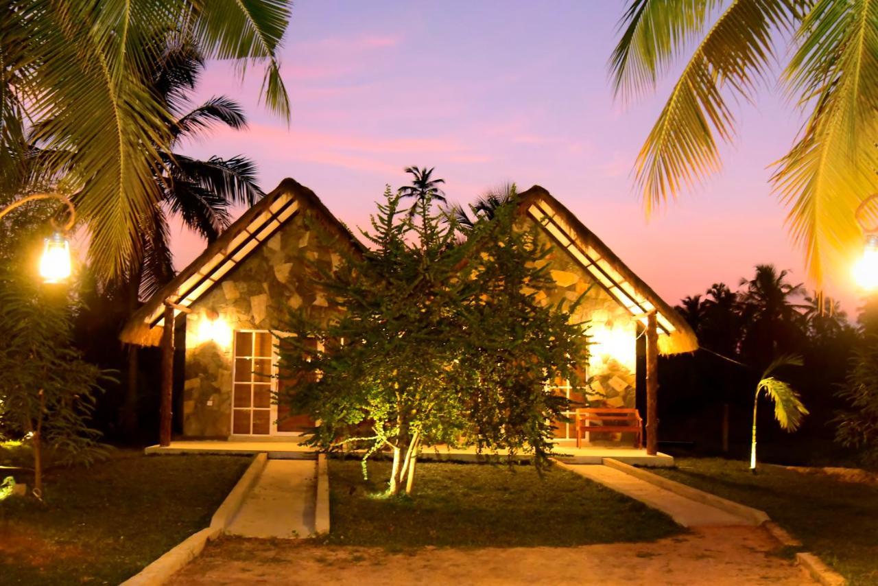 Coco Village Hotel Chilaw Bangadeniya Екстериор снимка